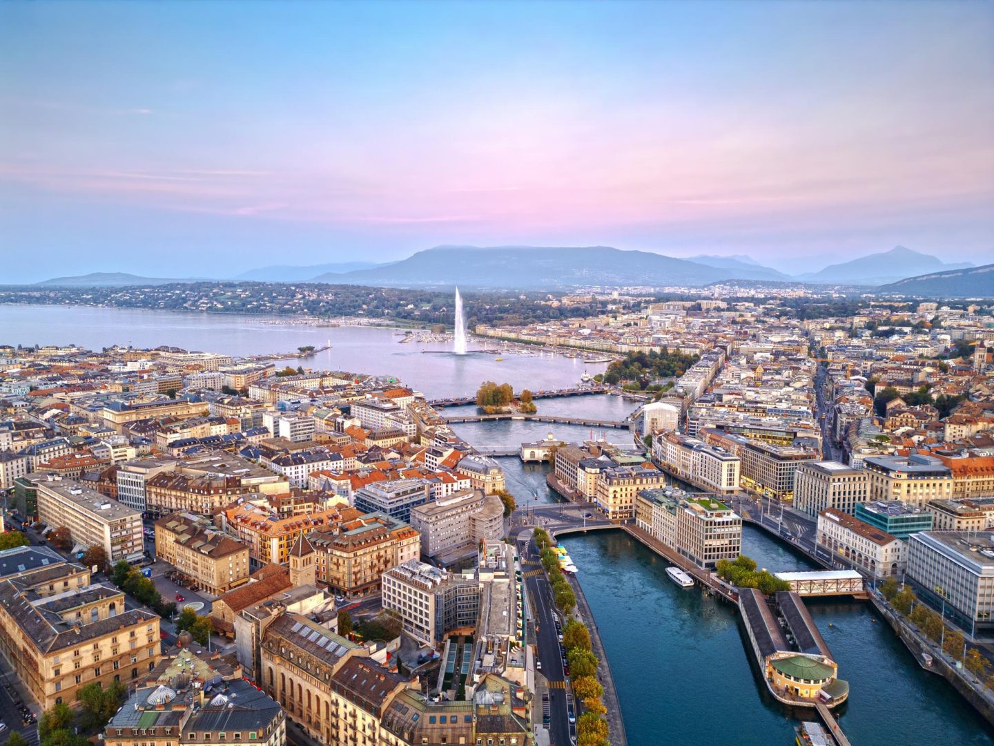 Vue sur le centre historique de Geneve